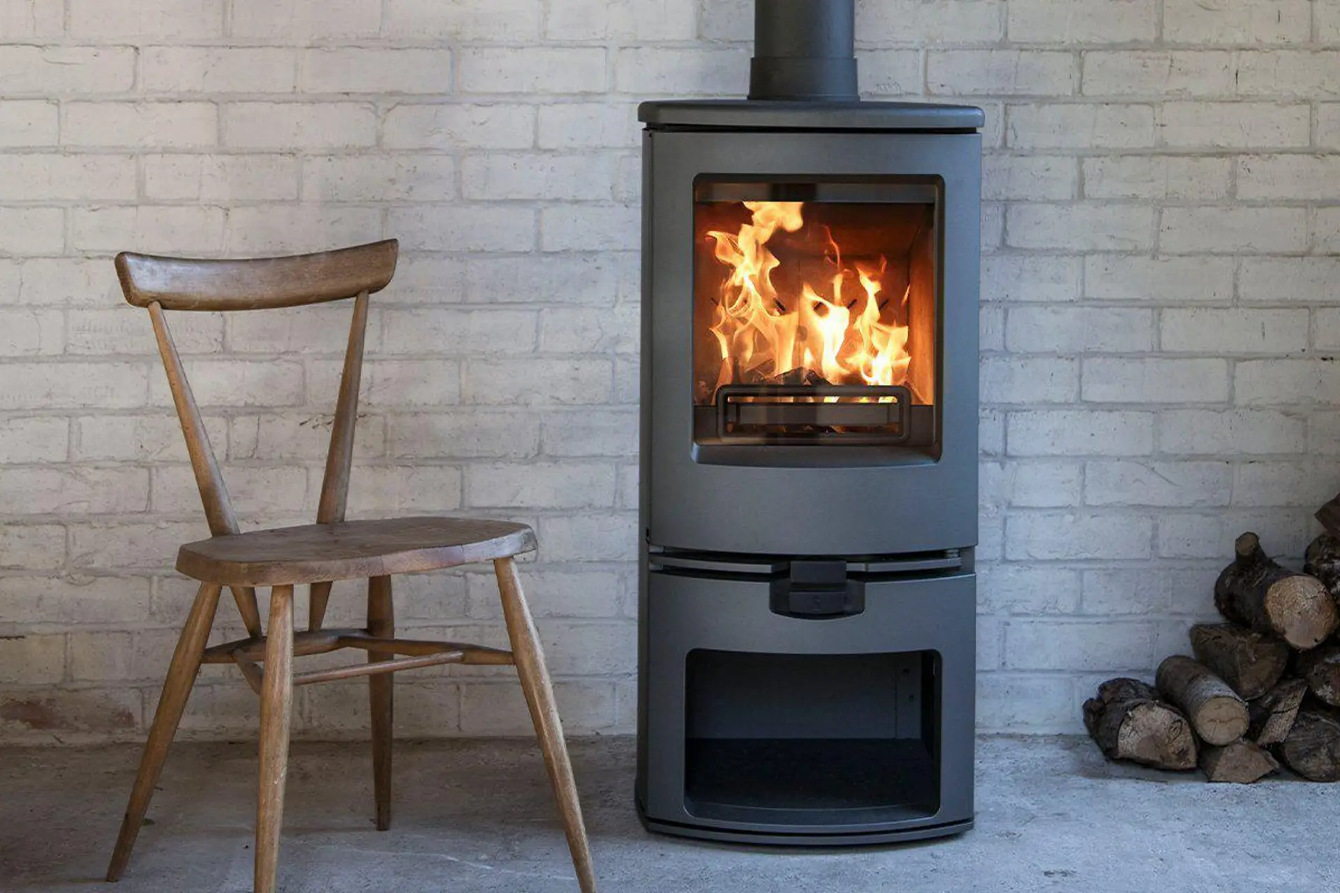 Charnwood-ARC-5-Multi-Fuel-Wood-Burning-Stove-Charnwood-Stoves-4_04a32a49-8ccb-4875-b618-efba082d2dad_5000x.png