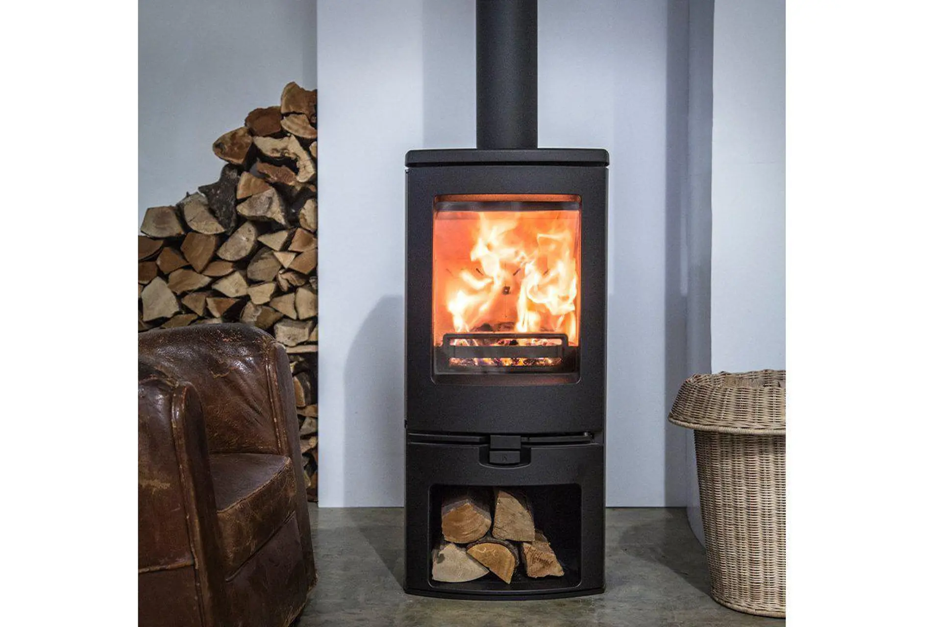 Charnwood-ARC-7-Multi-Fuel-Wood-Burning-Stove-Charnwood-Stoves-4_377da6a4-9187-4480-b2bd-4e56ba097357_5000x.png